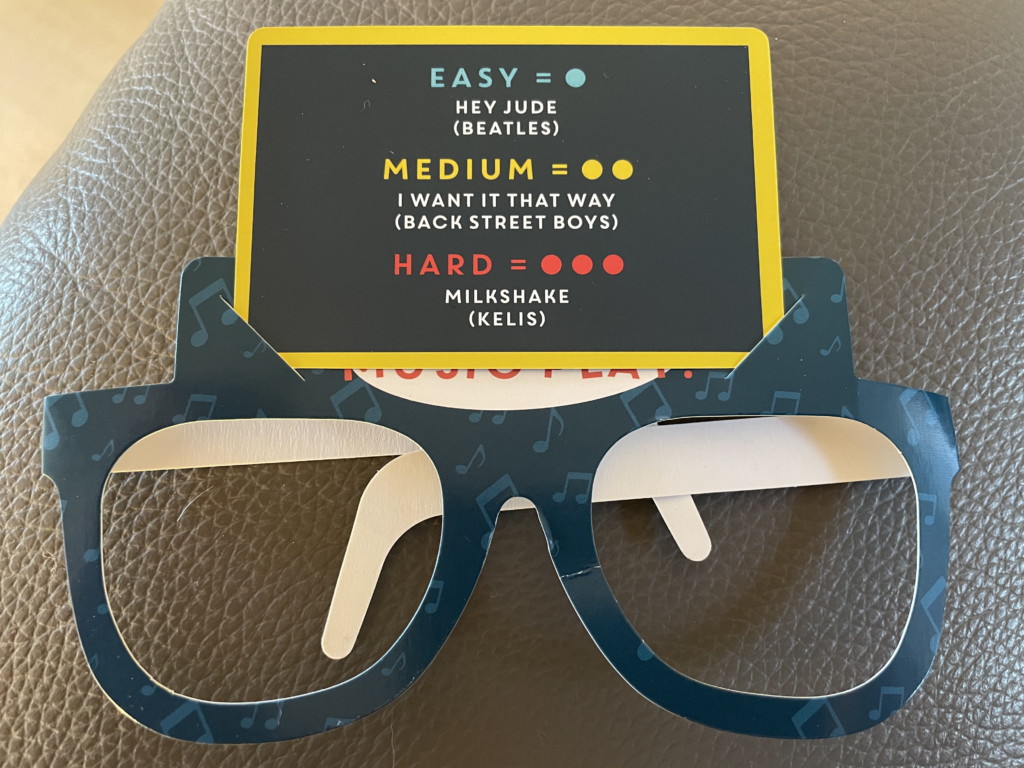 Kazoo-oke card and glasses